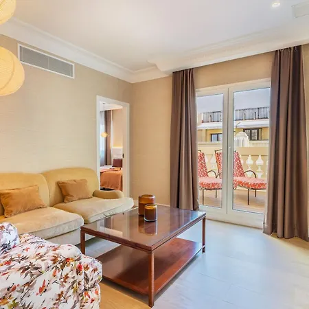 Melia Plaza Hotel 4*