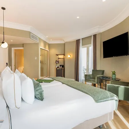 Hotel Melia Plaza 4*