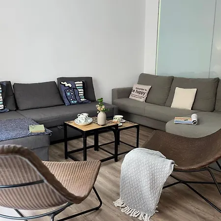 Quart Apartment *