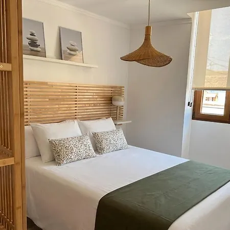 Moderno Con Balcon En El Corazon De Apartament Walencja