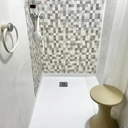 Gypsy Budget Shared Flat *