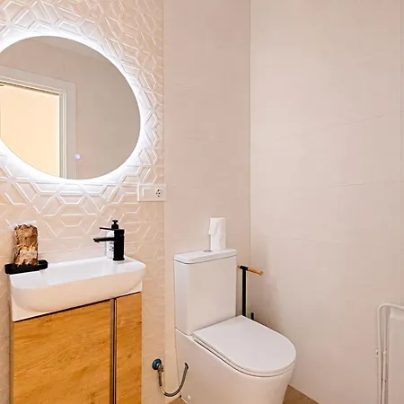 Apartment Delfin - Entire - Near And Stadium By Rio Turia Valencia