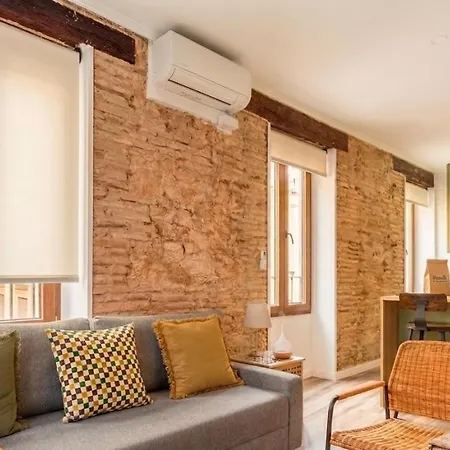 Apartament Moderno Con Balcon En El Corazon De