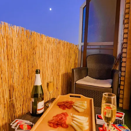 Lejlighed Cabanal Beachfront - 1 Min To Sea, Ac, Smarttv, Balcony