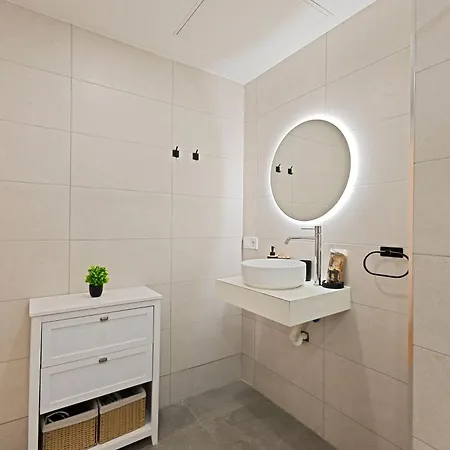 Ballena - Modern - Near Bioparc By Rio Turia *