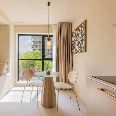 Apartmanhotel A2b Collection Arena 4*