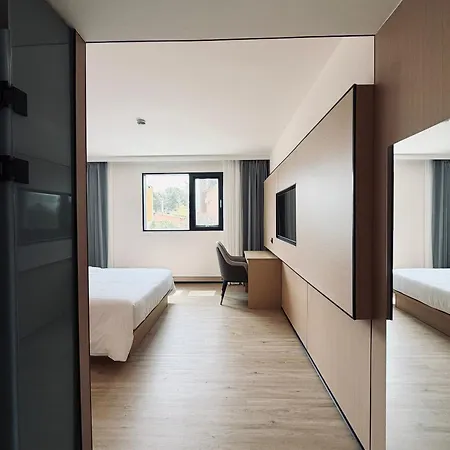 Szálloda Nueva Europa 4*