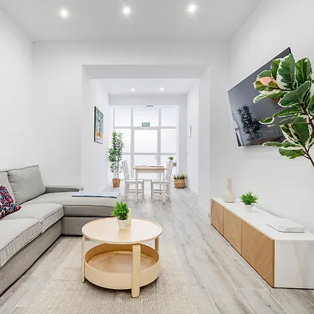 Luminous & Spacious Flat Near The Port Of
