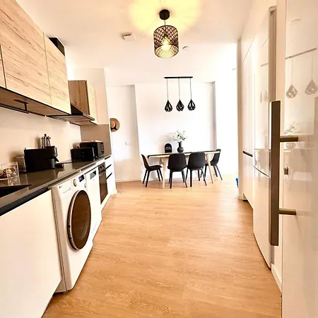 New Bright Modern Retreat At Malvarrosa