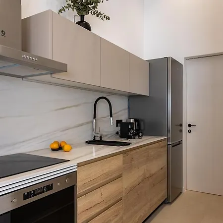 Almirante C Apartament *