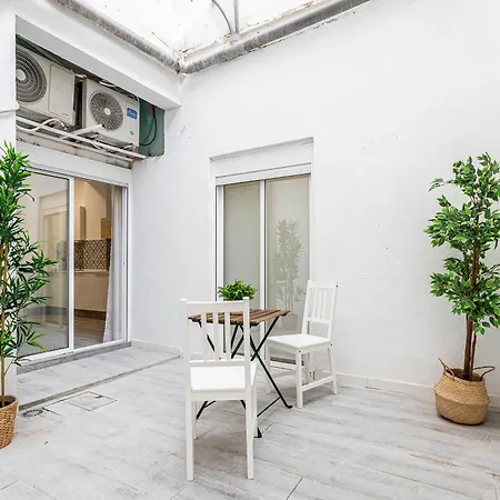 Luminous & Spacious Flat Near The Port Of *