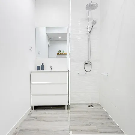 Apartment Luminous & Spacious Flat Near The Port Of