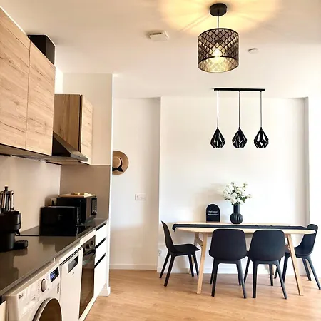 New Bright Modern Retreat At Malvarrosa *