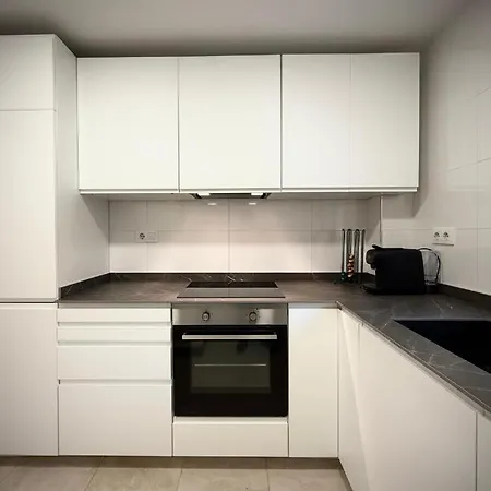 Escape - 4 Min Walk To Apartament