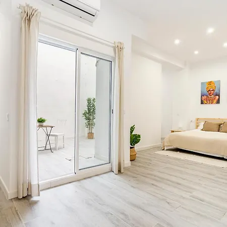 Luminous & Spacious Flat Near The Port Of *