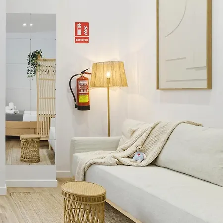 Travel Habitat Loft Sea & Port * バレンシア