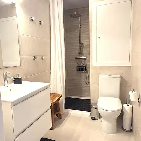 Apartament New Bright Modern Retreat At Malvarrosa Walencja