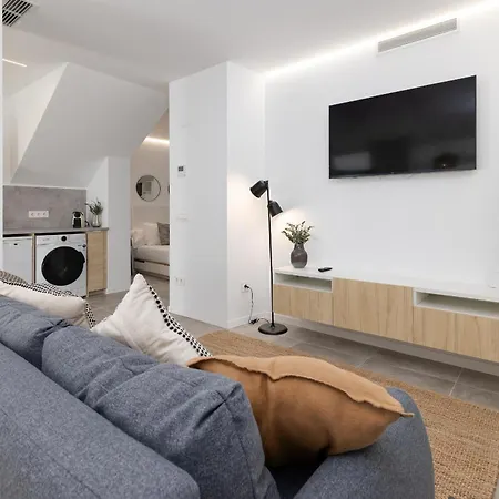Apartup Cabanyal Station A *