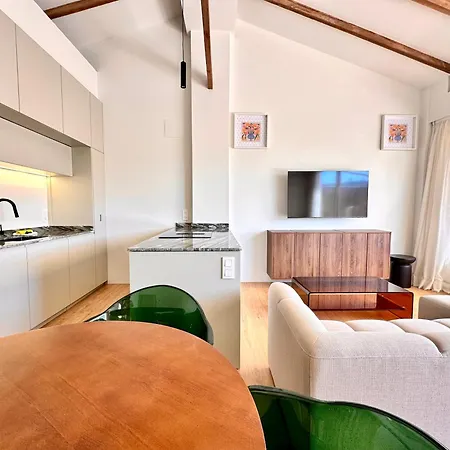 Penthouse With Terrace & Roja Views 아파트