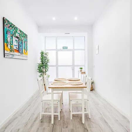 Luminous & Spacious Flat Near The Port Of
