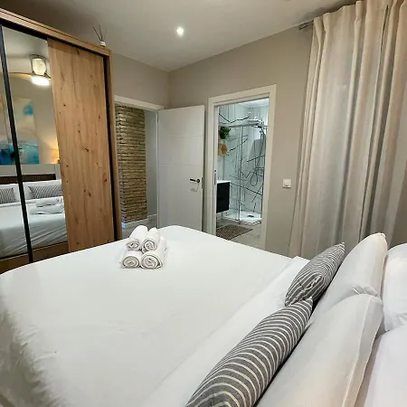 2br Patio & Pool Arenas Appartement