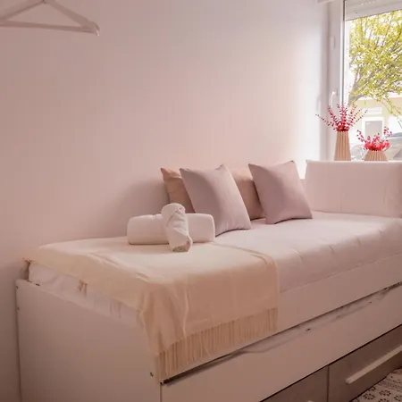 Apartment Mele Flat