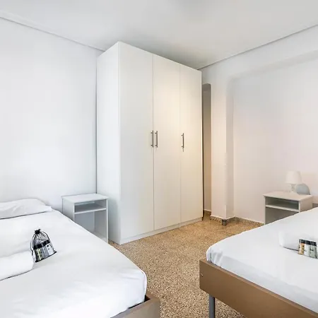 Guestready - Sunlit Haven Near Valencia's Seaport شقة