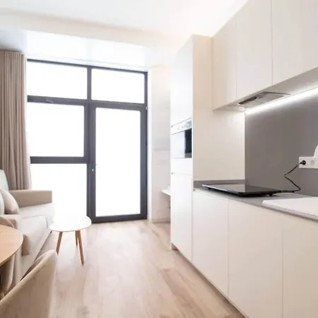 Loft Near The Sea And Downtown Maritim Apartament