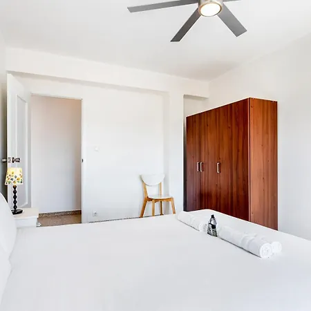 Guestready - Sunlit Haven Near Valencia's Seaport شقة *