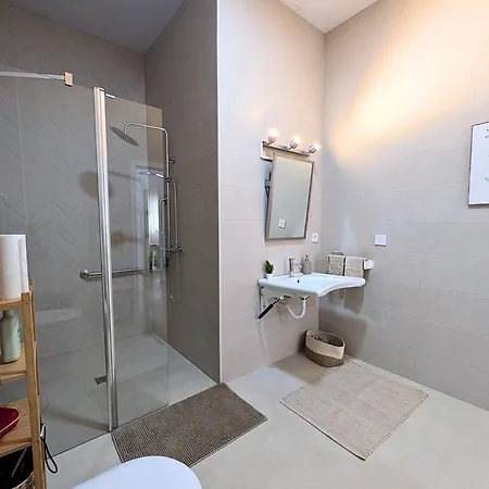 Bright Boutique In Apartment *