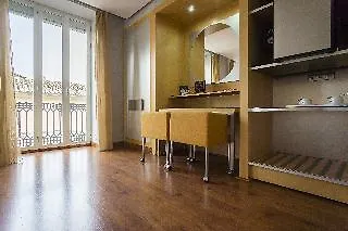 & Co. J. Botanico Boutique 3*