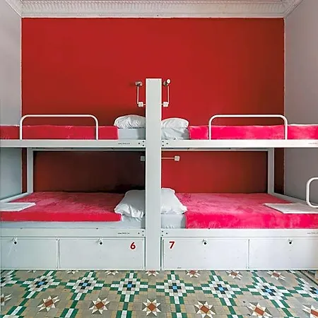 Red Nest Vandrarhem Valencia