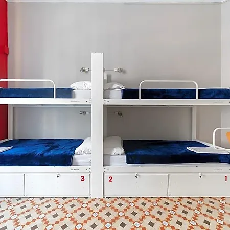 Red Nest Vandrarhem Valencia