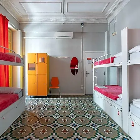 Red Nest Valencia