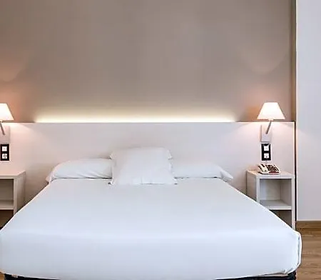 Ilunion 3 Отель 3*