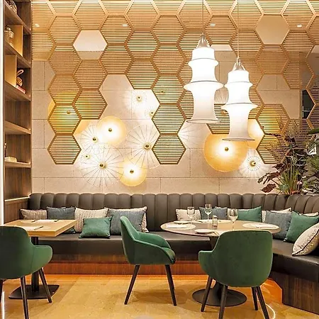 Hotel Ilunion 4