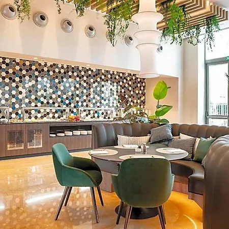 Ilunion 4 Hotel