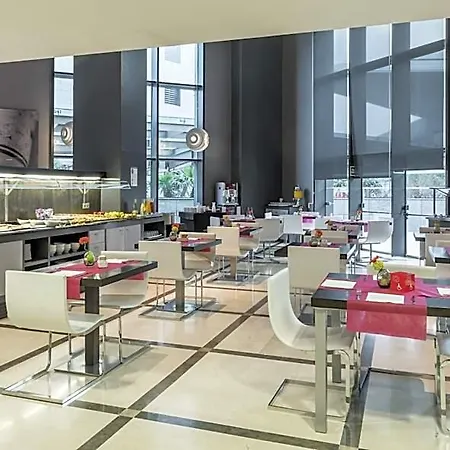 Hotel Ilunion Aqua 4 4*