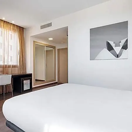 Hotel Ilunion Aqua 4 4*