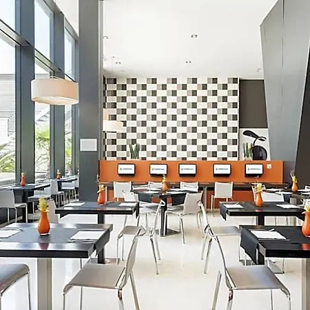 Отель Ilunion Aqua 3 3*