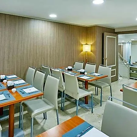 Nh Ciencias Hotel