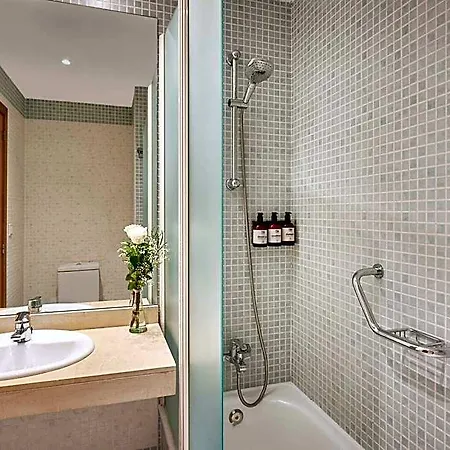 Nh Ciencias Hotel 3*