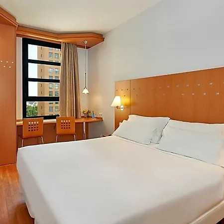 Nh Ciencias Hotel 3*