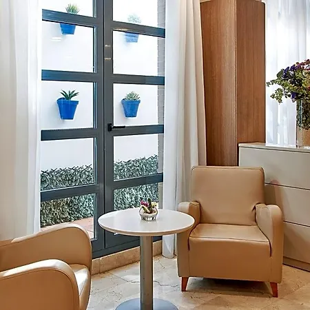 Nh Ciencias Hotel 3*