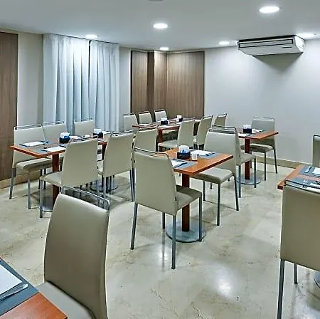 Nh Ciencias Hotel 3*