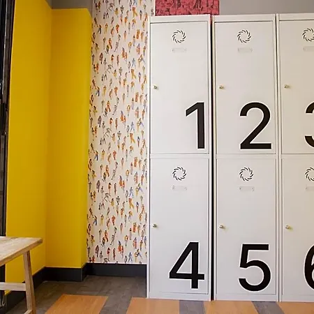 Room Valencia Hostel