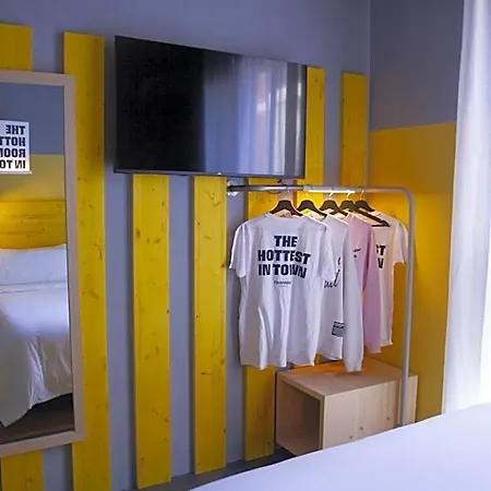 Room Valencia Hostel