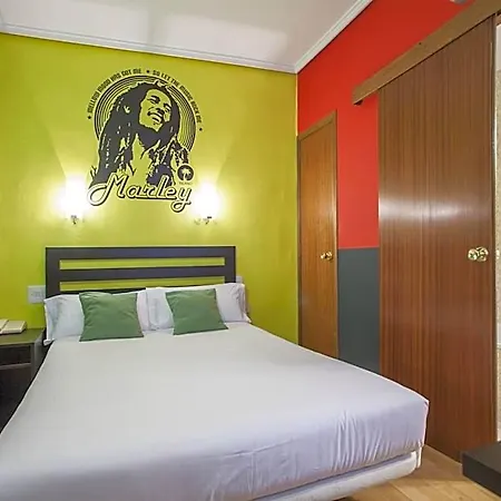 De La Musica Hotel 2*