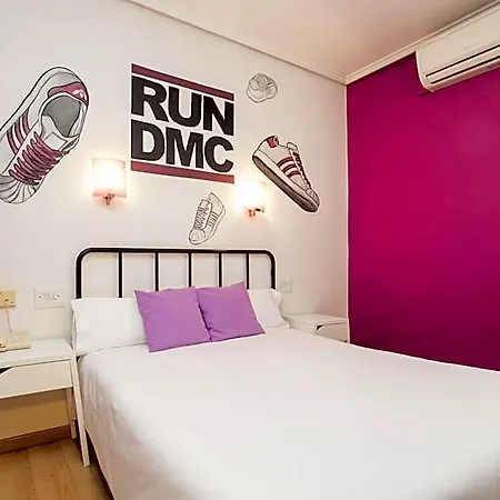 Hotel De La Musica 2*