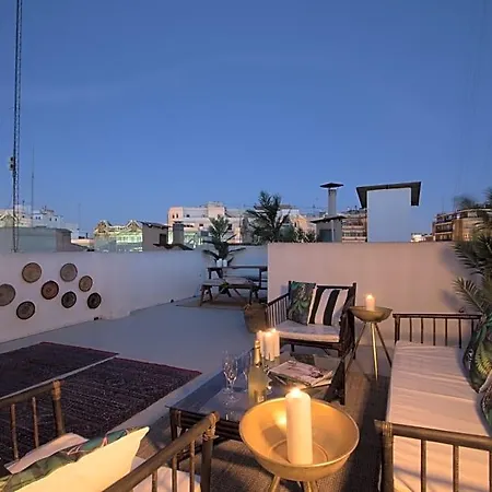 Cosy Embajador בית הארחה 2*